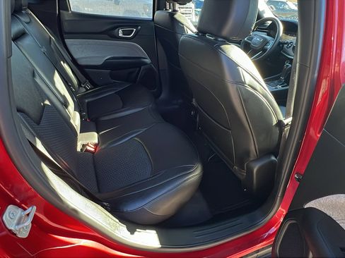 Used 2024 Jeep Compass Latitude image 21