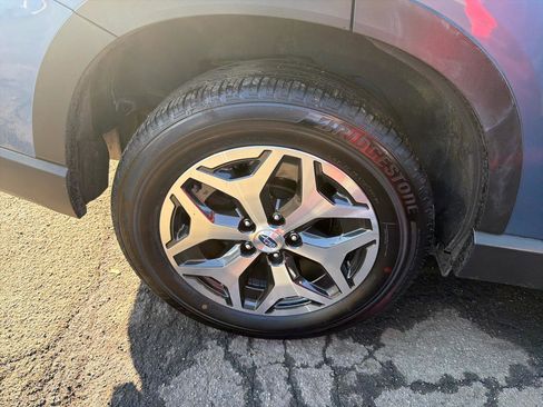 Used 2024 Subaru Forester Premium image 5