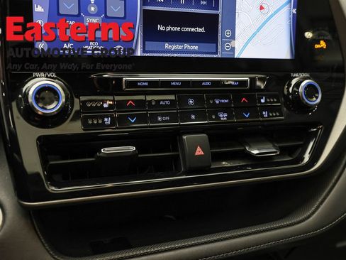 Used 2021 Toyota Highlander Limited AWD/4WD image 20