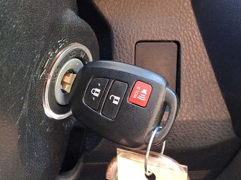 Used 2016 Toyota RAV4 LE AWD/4WD image 23