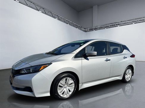 Used 2024 Nissan Leaf S image 10