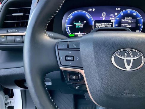 Used 2024 Toyota Crown Limited image 23