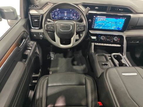 Used 2024 GMC Sierra 2500 Denali w/ Denali Reserve Package AWD/4WD image 4