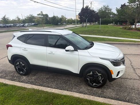 Used 2025 Kia Seltos EX AWD/4WD image 14