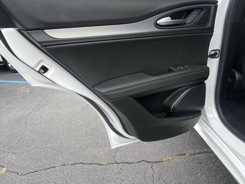 Used 2022 Alfa Romeo Stelvio Veloce image 19