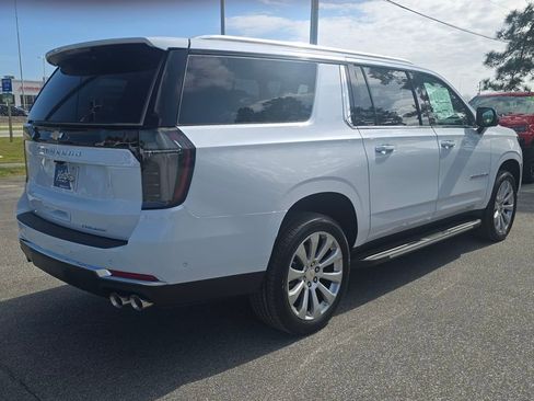 New 2026 Chevrolet Suburban Premier w/ Sun And Tow Package AWD/4WD image 5