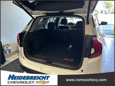 Used 2023 GMC Terrain SLE w/ Driver Convenience Package FWD image 15