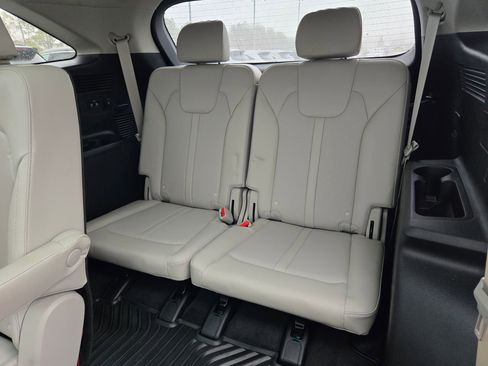 Certified 2023 Kia Sorento EX w/ Panoramic Sunroof Package image 34