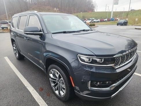 Used 2022 Jeep Grand Wagoneer Series III image 9