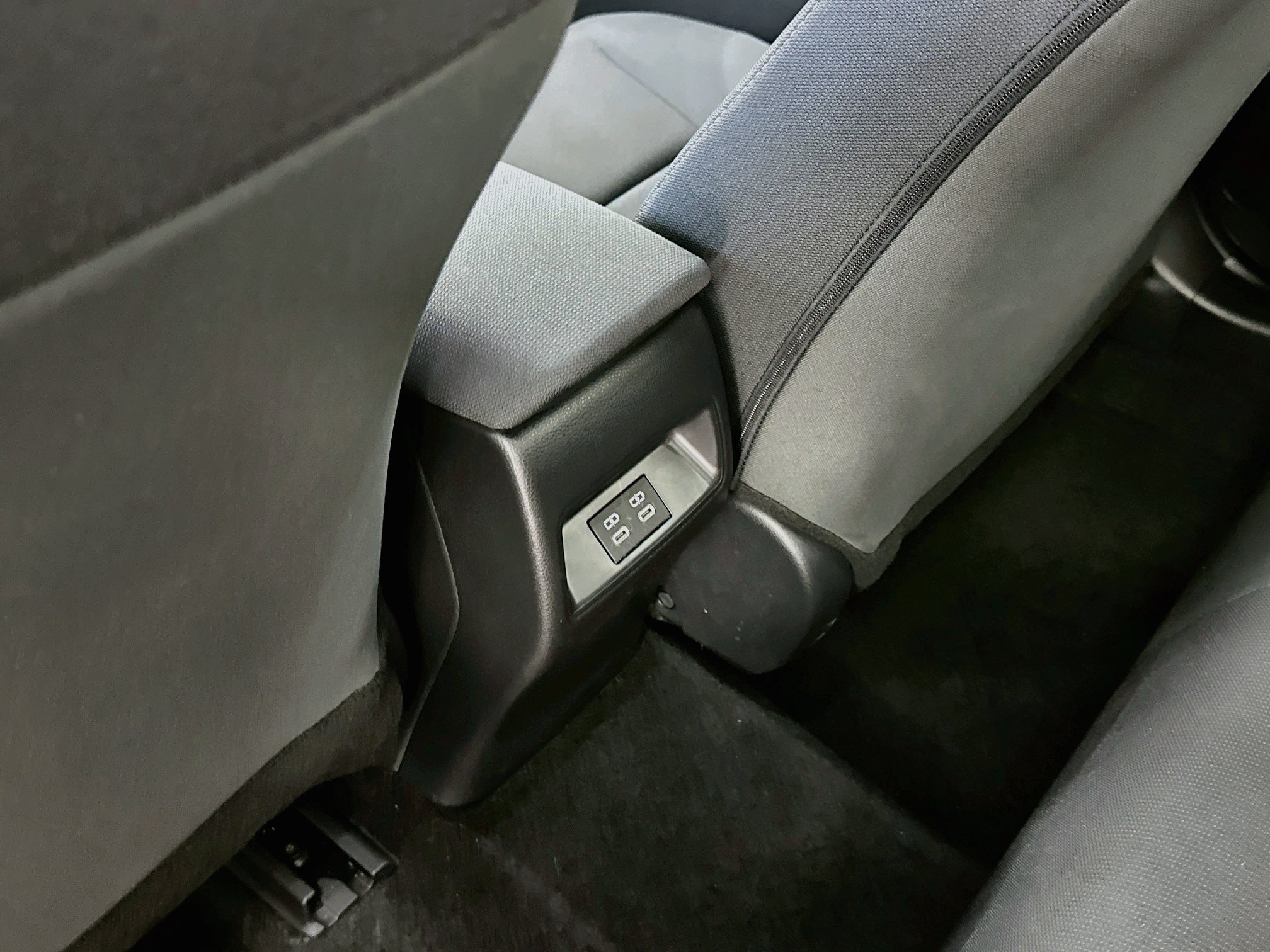 Used 2026 Toyota Corolla LE FWD image 28