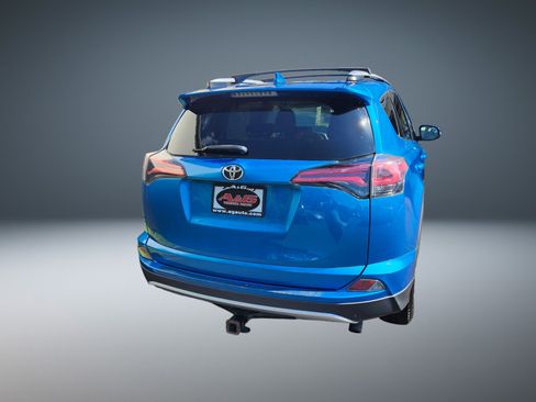 Used 2016 Toyota RAV4 XLE AWD/4WD image 3