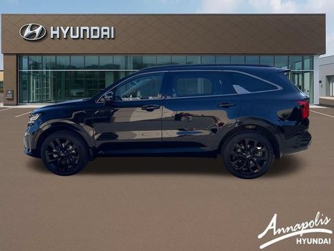 Used 2023 Kia Sorento SX AWD/4WD image 2