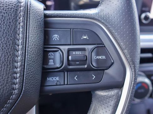 Used 2025 Toyota 4Runner TRD Off-Road AWD/4WD image 14