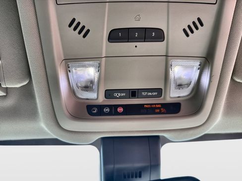 Used 2020 GMC Terrain Denali w/ Denali Premium Package FWD image 24