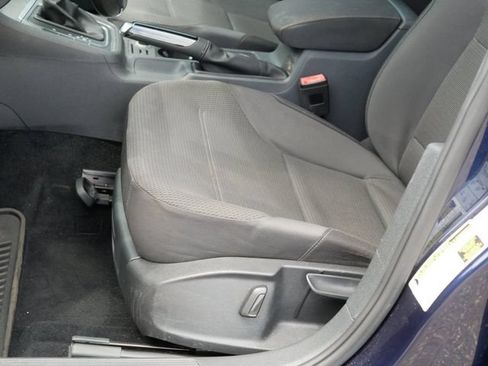 Used 2016 Volkswagen Golf S FWD image 14