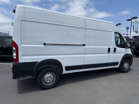 Used 2024 RAM ProMaster 2500 w/ Convenience Group FWD image 8