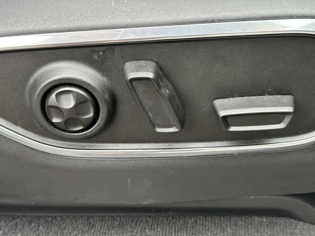Used 2024 Jeep Wagoneer Series III AWD/4WD image 31