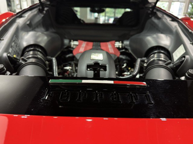Used 2016 Ferrari 488 GTB RWD image 10