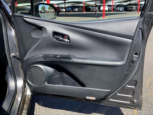 Used 2018 Toyota Prius Prime Premium image 23