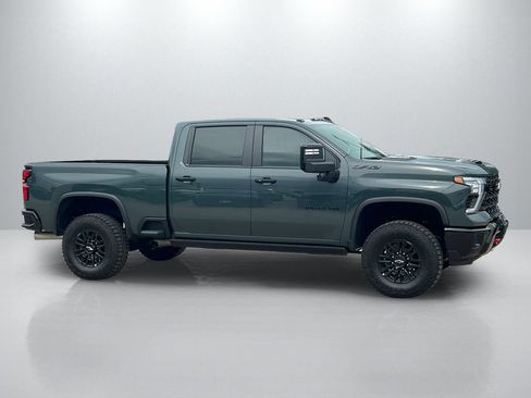 Used 2026 Chevrolet Silverado 2500 ZR2 w/ LPO, Dark Essentials Package AWD/4WD image 4