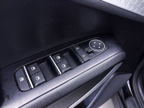 Used 2024 Kia Soul LX FWD image 17