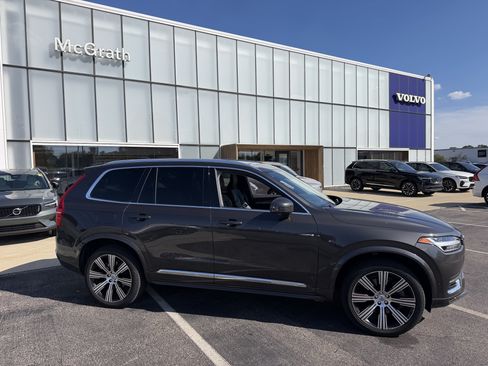 Used 2024 Volvo XC90 T8 Plus w/ Protection Package Premier AWD/4WD image 3