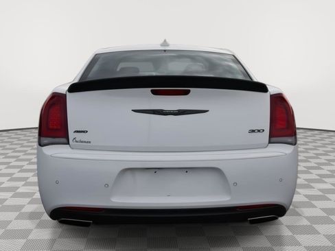 Used 2023 Chrysler 300 Touring L image 5