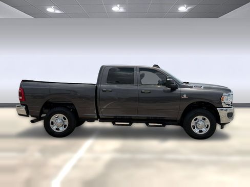 Used 2024 RAM 2500 Tradesman w/ Chrome Appearance Group AWD/4WD image 8