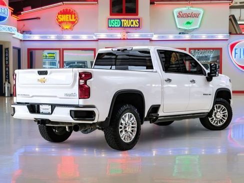 Used 2023 Chevrolet Silverado 2500 High Country w/ Z71 Off-Road Package image 3