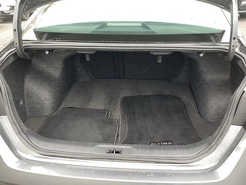 Used 2024 Nissan Altima 2.5 SV image 12