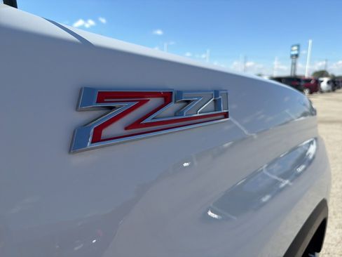 Used 2023 Chevrolet Silverado 2500 LT w/ Convenience Package image 11