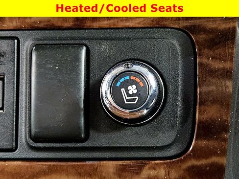 Used 2019 Nissan Armada Platinum w/ Captain's Chairs Package image 32