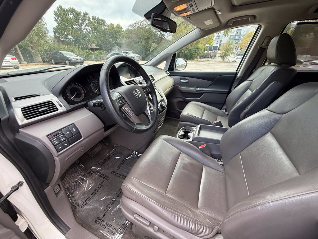 Used 2016 Honda Odyssey Touring Elite image 10