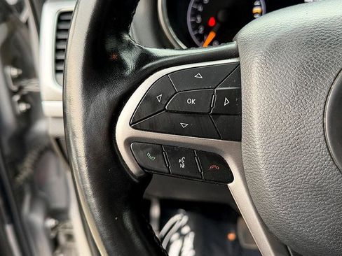 Used 2021 Jeep Grand Cherokee Laredo X image 27