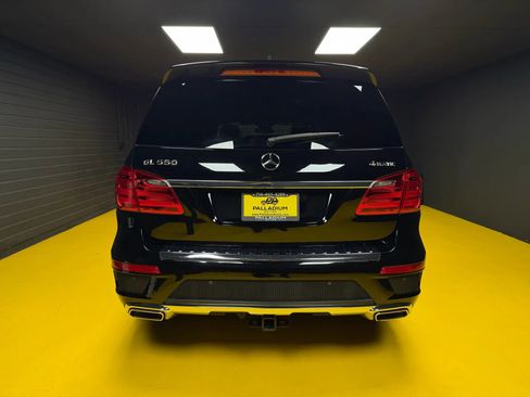 Used 2015 Mercedes-Benz GL 550 4MATIC image 5