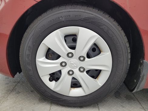 Used 2016 Hyundai Elantra SE FWD image 31