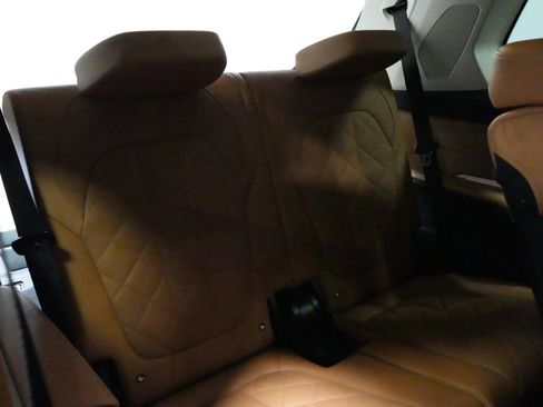 Used 2024 BMW X7 xDrive40i w/ Premium Package AWD/4WD image 13