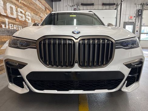 Used 2021 BMW X7 M50i w/ Executive Package image 4