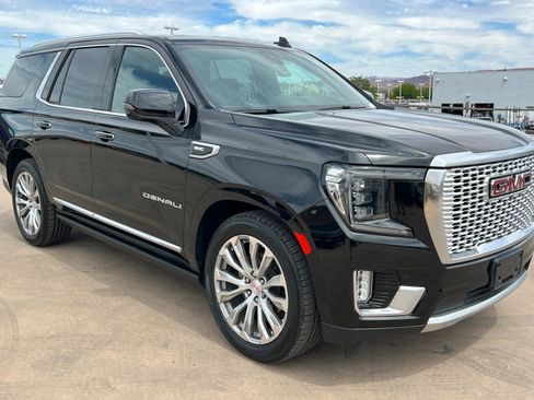 Used 2022 GMC Yukon Denali w/ Denali Premium Package AWD/4WD image 7