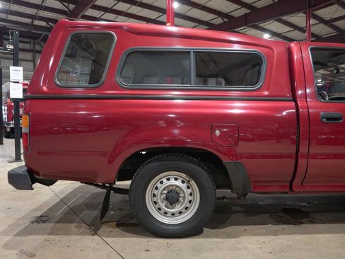 Used 1991 Toyota Pickup Base 2dr Standard Cab SB image 9