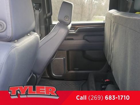 Used 2024 Chevrolet Silverado 2500 High Country w/ High Country Premium Package AWD/4WD image 46