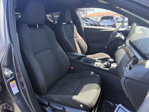 Used 2019 Toyota C-HR LE FWD image 15