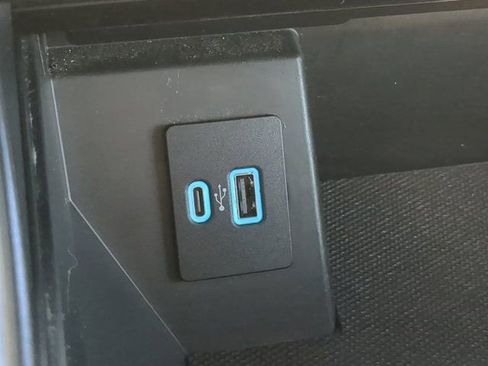 Used 2024 Ford F150 Lariat image 23