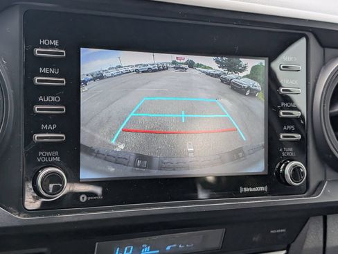 Used 2022 Toyota Tacoma SR AWD/4WD image 10