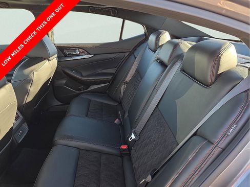 Used 2023 Nissan Maxima SR w/ Sport Mat Group image 10