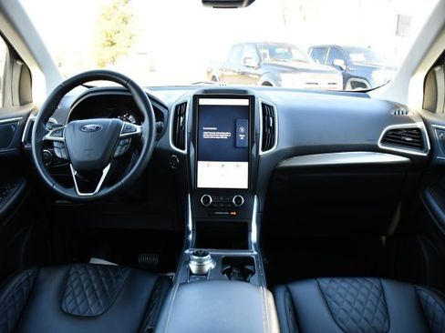 Used 2024 Ford Edge Titanium image 21