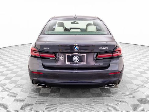 Used 2022 BMW 540i xDrive w/ Premium Package image 4