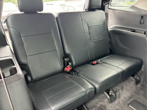 Used 2020 Chevrolet Traverse LT FWD image 26