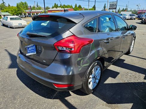 Used 2017 Ford Focus SE FWD image 5