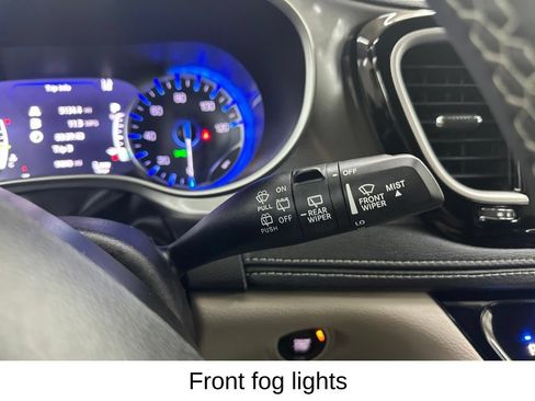 Used 2024 Chrysler Pacifica Touring-L FWD image 40